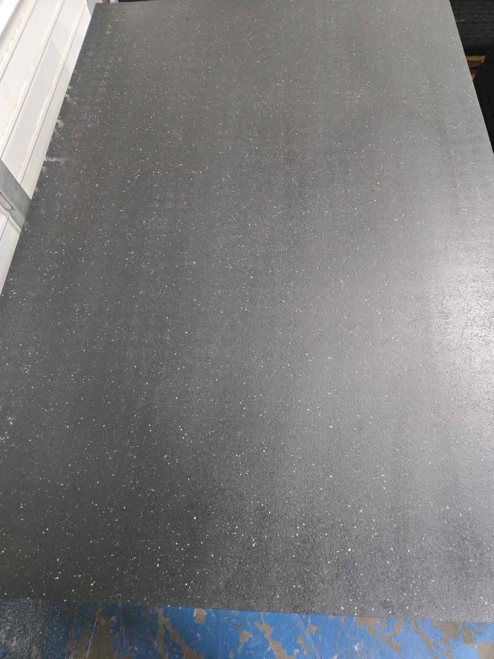 Heavy Duty Fitness Rubber Mats 6x4ft (3/4" Thick) - Image 2