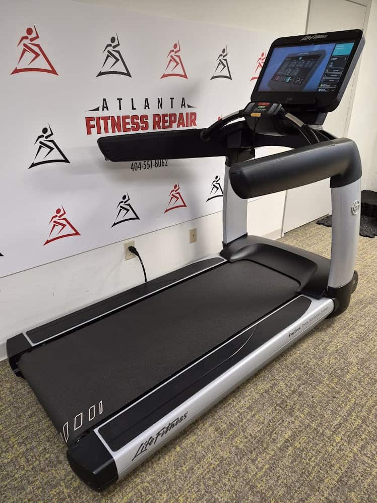 Life Fitness Discover SE3HD 95T Treadmill