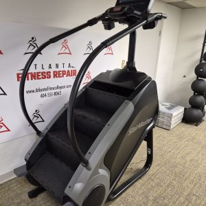 Stairmaster 8 Series 8G Gauntlet Stepmill w/ "16 Embedded Display