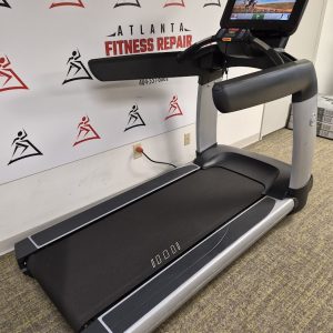 Life Fitness Discover SE 95T Elevation Treadmill